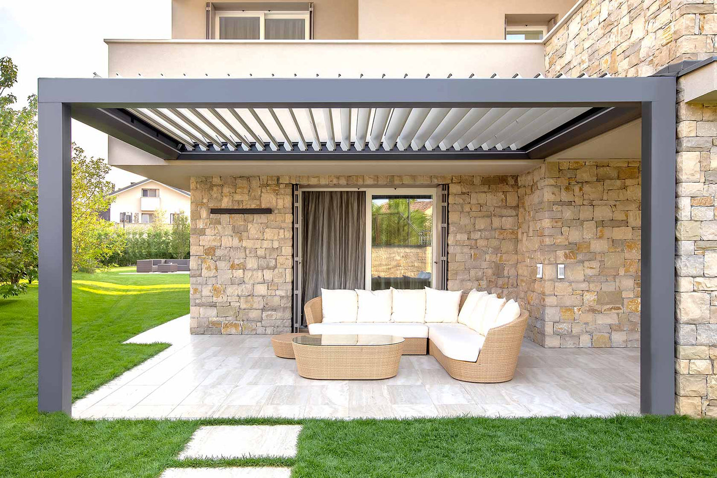 Pergole Bioclimatiche Langhe Roero | Coperture Design Cantine Ville Alba