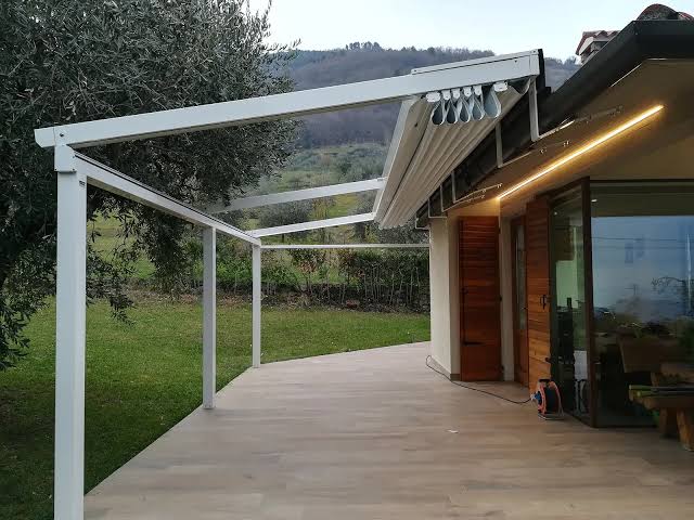 Busca Cuneo Awnings | Awnings with Drop-Down Arms in the Province of Cuneo